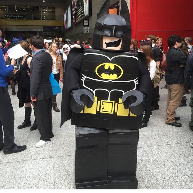 IAmLegoBatman's tweet photo. My new head at Comiccon #mcmldn15 http://t.co/Wn750WTfgj