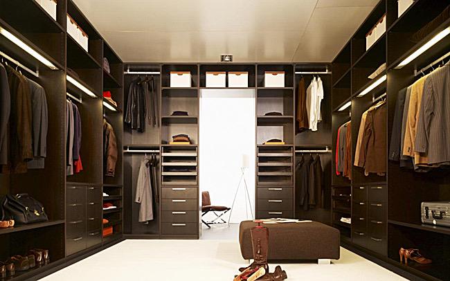 BigTimeWealth's tweet photo. Wardrobe on point 💰 http://t.co/yXK4Hx5de7