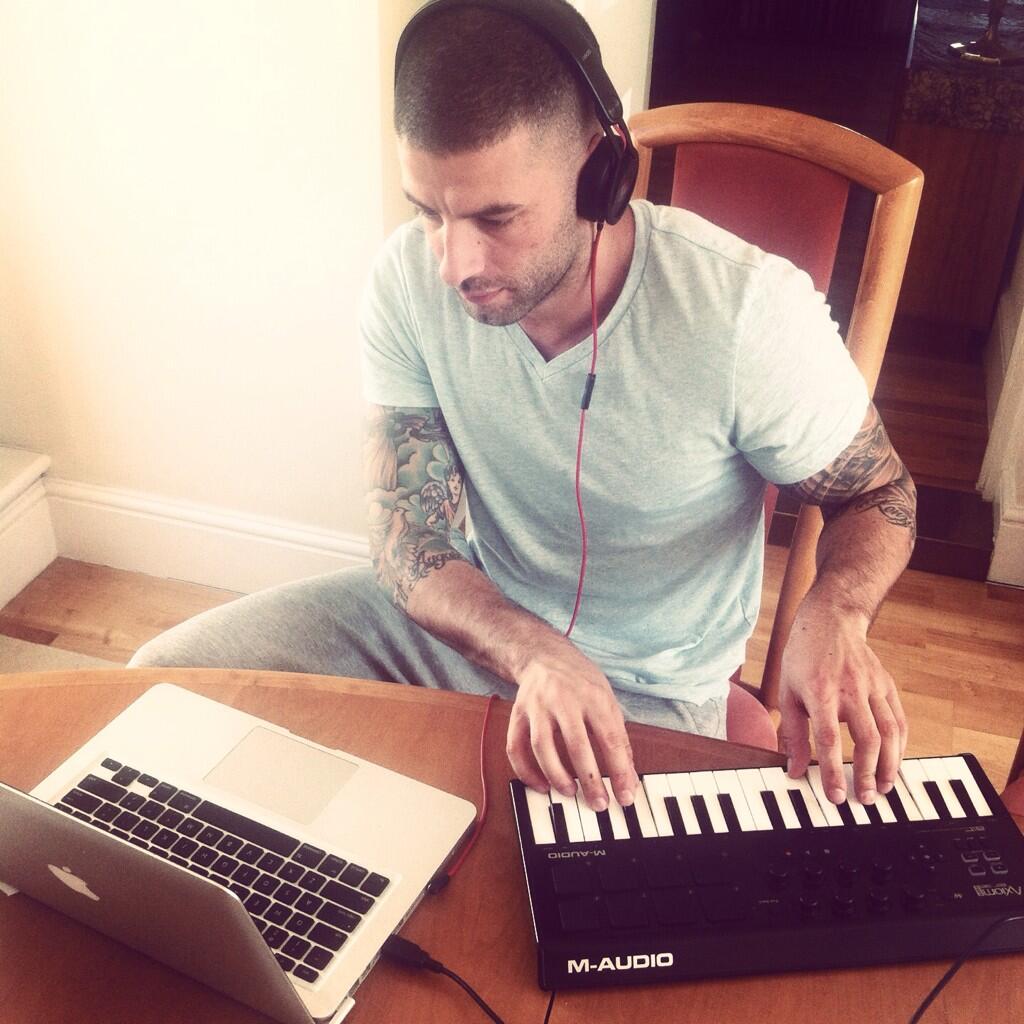 DarcyOakeFan's tweet photo. None of this is plugged in http://t.co/SumNk1ayDv