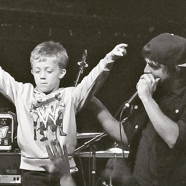NoCaptainBert's tweet image. Yesterday, I encouraged this little punk to embark on his very first stage dive. That was amazing! 📷 by @taylernick…