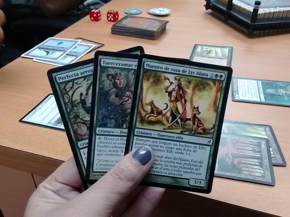 anaislegonia's tweet photo. Para una tarde llena de trabajo... Welcome again #Magic #GamerGirl http://t.co/ssFpQhLU8V