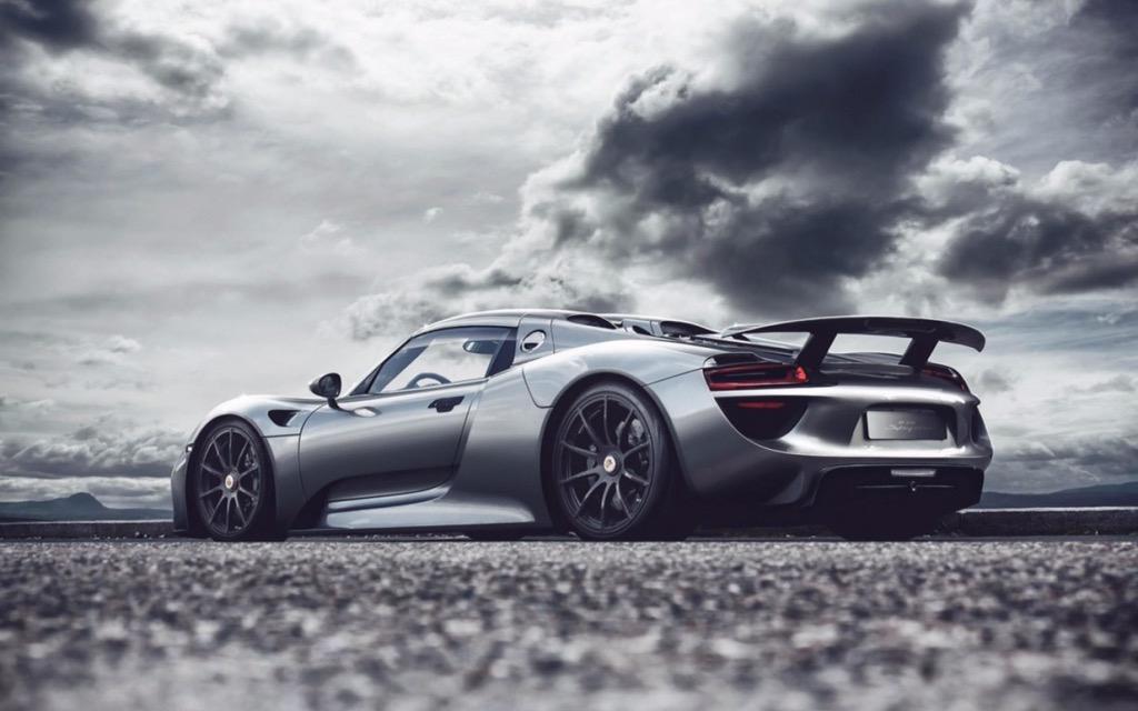 BigTimeWealth's tweet photo. RT for the Audi R8
Fav for the Porsche 918 😏 http://t.co/ZtUycjWafd