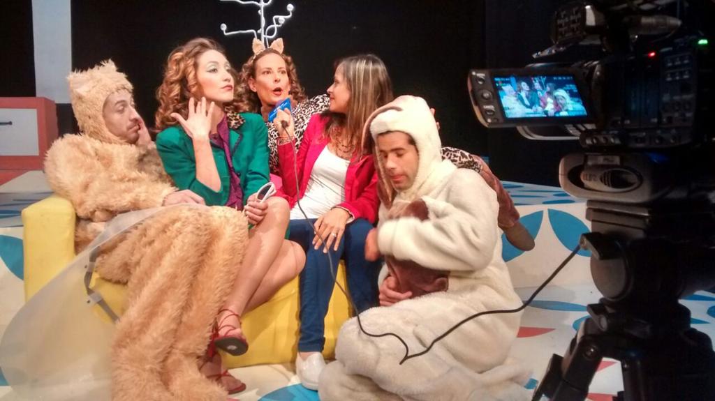 Nuestros amigos animales los invitan a Casa E desde @CaracolTvcom a las 8PM no se pierdan esta comedia doméstica