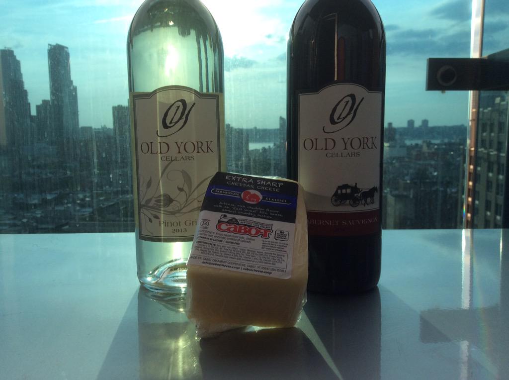 oycellarsdavid's tweet image. Ready for #VirtualVines w delicious @cabotcheese @OldYorkCellars from #NYC