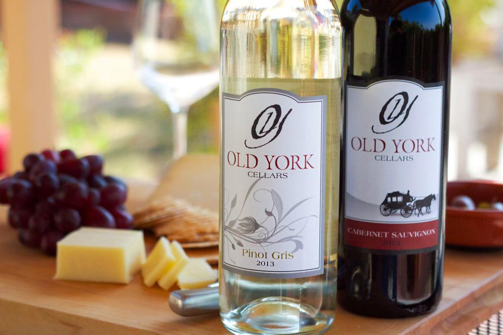 wineryexplorers's tweet image. '13 @OldYorkCellars Pinot Gris perfect summertime wine, especially for our current heat wave! #virtualvines