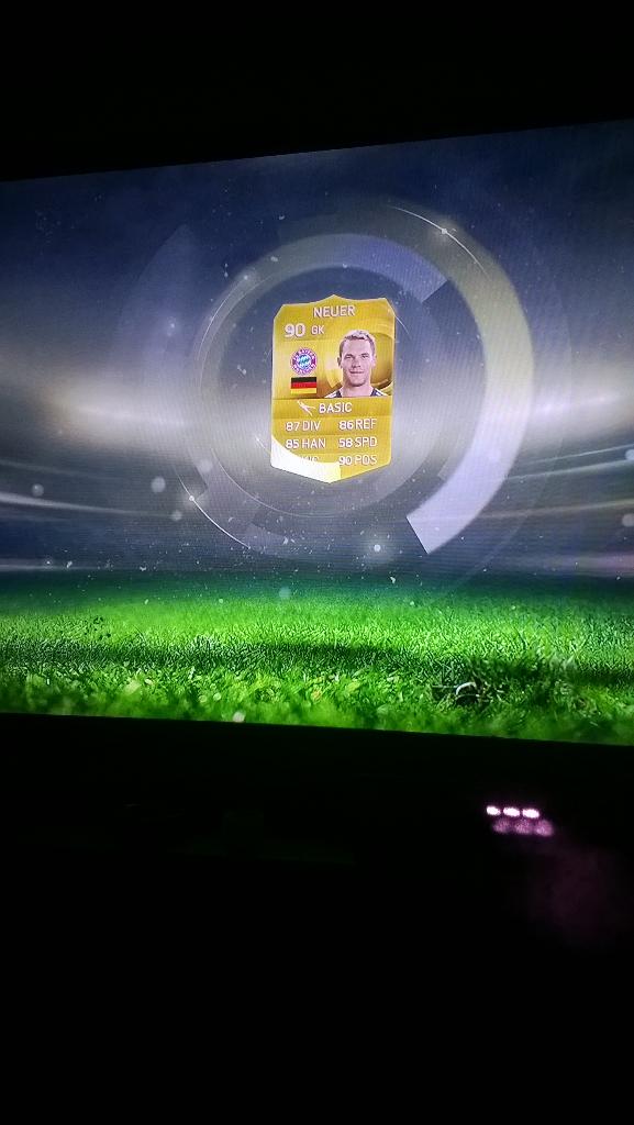 bodostoy's tweet photo. @EASPORTSFIFA I just pulled neuer why is he not RB? http://t.co/RiXfTBxBFm