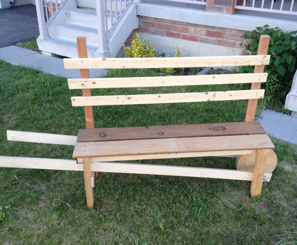 rekasivarajah's tweet photo. Peek of A Pop-Up Public Space in the 'Burbs @100in1dayTO. #mobilebench by @lilyjdy. June 6, 1-4, 4115 Lawrence Ave E. http://t.co/2Mizv59qxB
