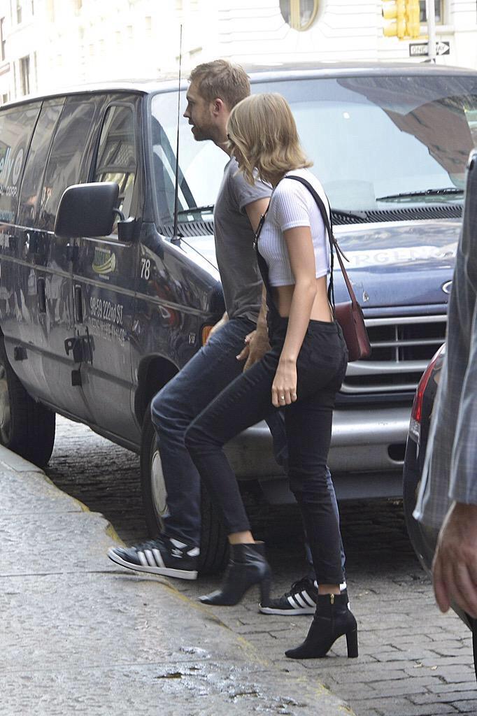 tayswiftidcom's tweet photo. Taylor Swift and Calvin Harris back to apartment in NYC today 💞💝 http://t.co/ASJmHqbRwC