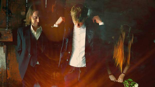 Kahlofd's tweet photo. @robzharmony @iambeckyg check out @GhostelBand - http://t.co/tZeiKakziE  #soul #shoegaze #rock http://t.co/0wvXdHuFKJ