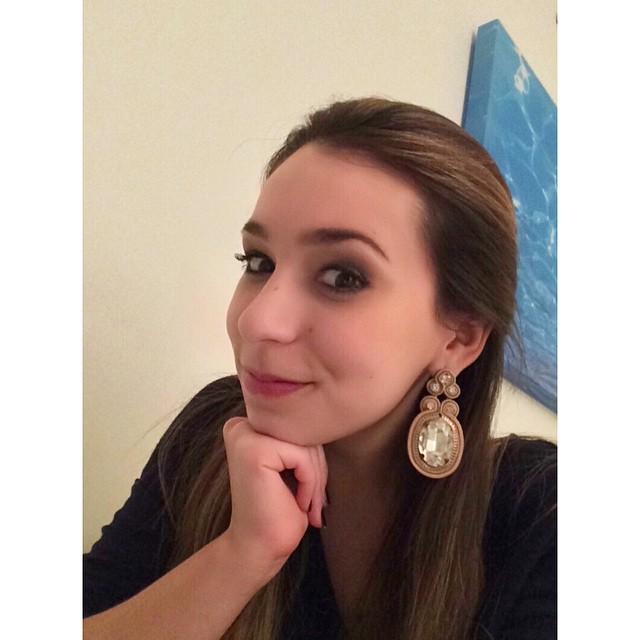 dopodomaniccs's tweet photo. #TBT Recordando a la talentosa @AnaisVivas feliz con sus nuevos #Dopos. http://t.co/sy6Rhqyrhd