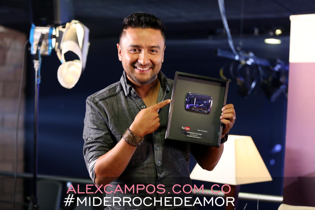 CamposAlexPa's tweet photo. ¡Gracias a ustedes! Muy emocionado, premio de @YouTube por 100.000 suscriptores. #MiDerrocheDeAmor #DerrocheDeAmor http://t.co/DOI3bvpit6