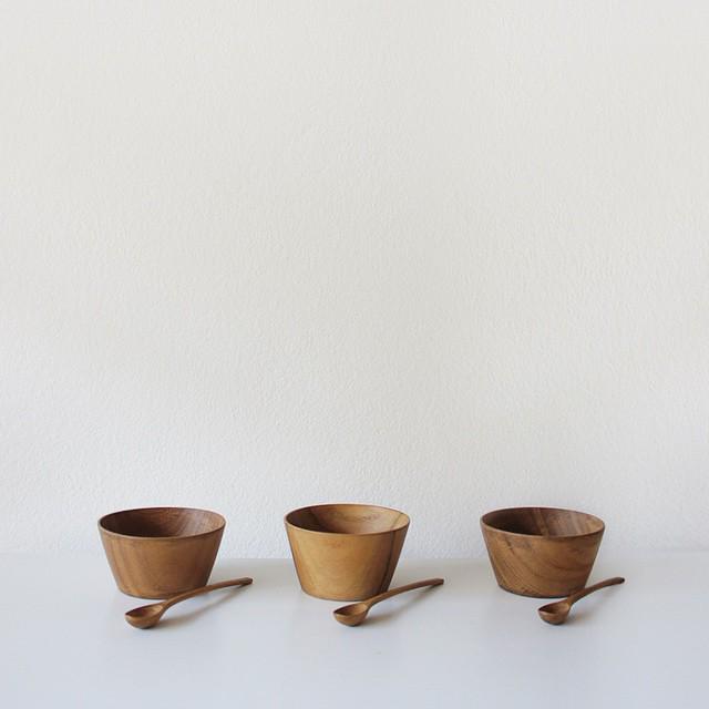 TenThingsStore's tweet image. Little handcarved sets. Perfect for salt on the table or in the kitchen bit.ly/1LOyVWA #handmade #homewares