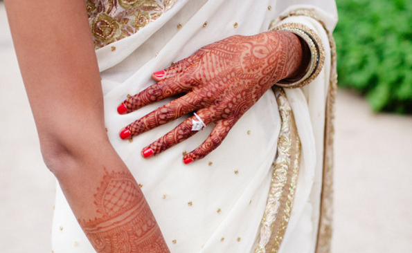 stylemepretty's tweet photo. Beautiful henna and gorgeous saris: http://t.co/1laMk1v3bY @judithraenyc http://t.co/Af6lM6sOlB