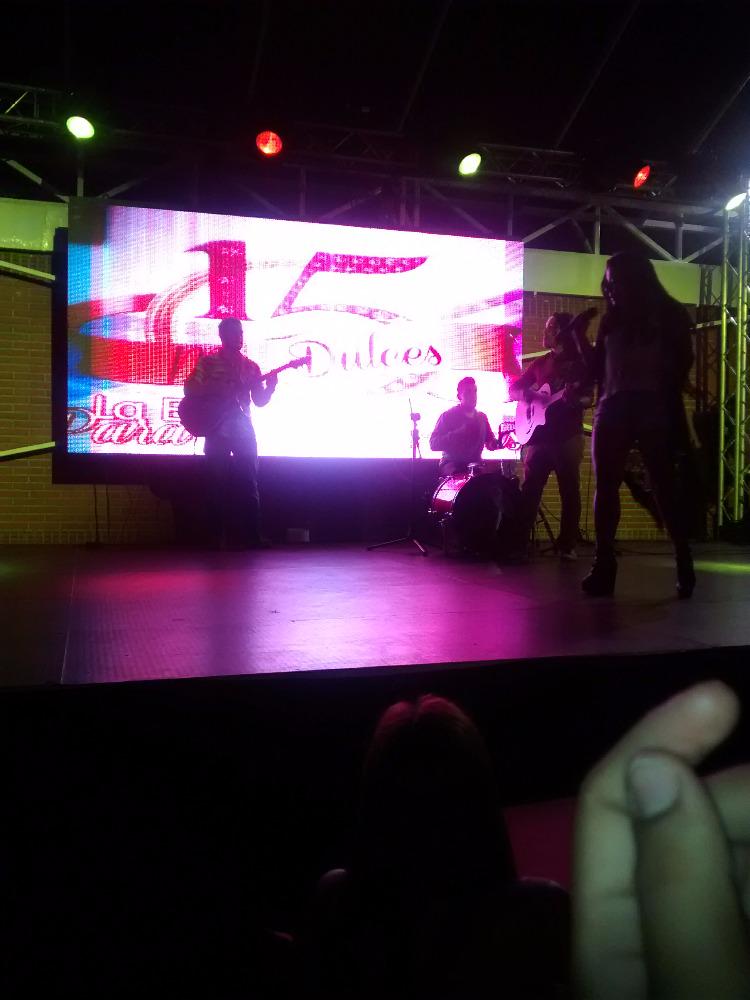 HidalgoKaterin's tweet photo. #yovoyamisdulces15 #Misdulces15 Paoolaa Paola feliz cumpleañoos http://t.co/tWtWdp8qLv