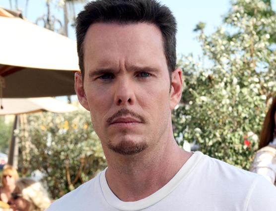 TrixstarLIVE's tweet image. Meet Entourage star Kevin Dillon June 30th at @KnoxvillesYEG #keepitdowntown bit.ly/1J5Kmdi