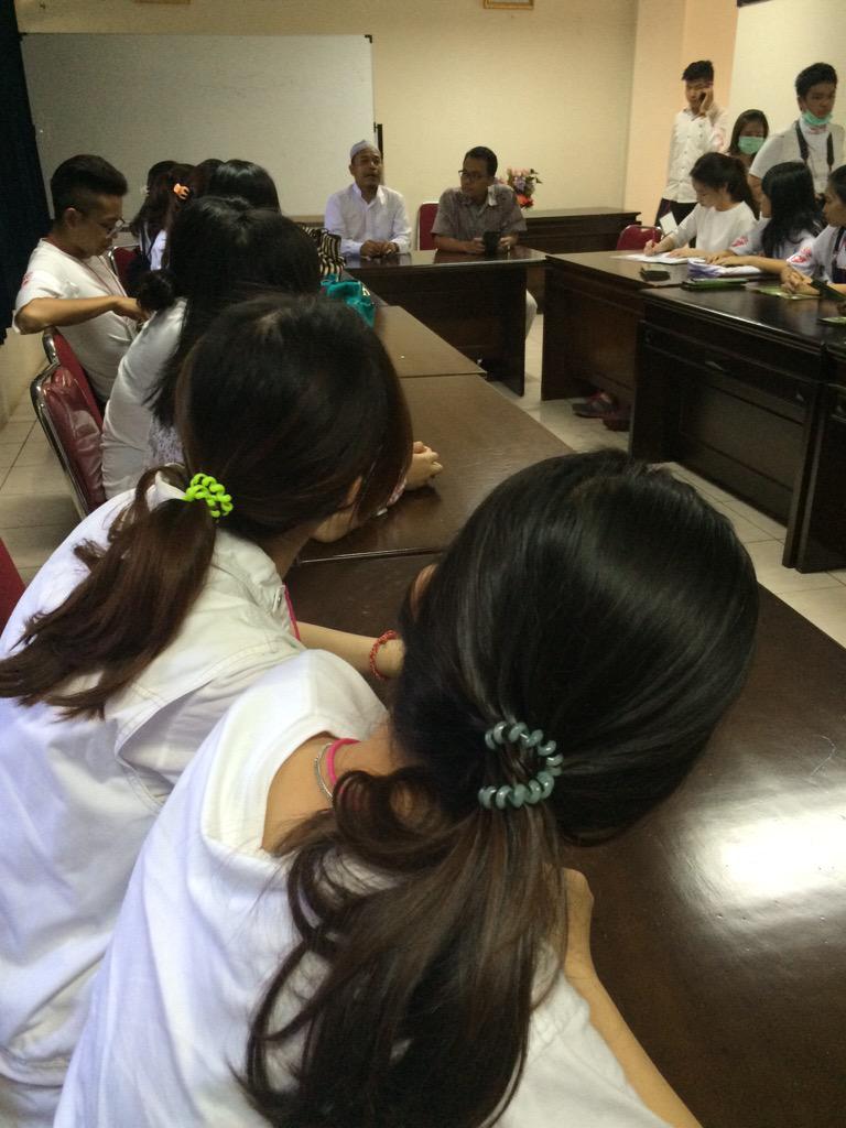 ShareMaxCSR's tweet image. Sekarang ShareMax sedang di briefing oleh H.Ruminto #IcareIshare #ShareMaxLIVEreport