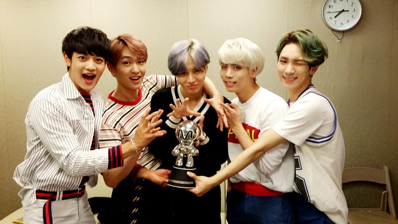 SHUFEN0408's tweet photo. babies ;; #SHINeeView2ndWin http://t.co/3OZut4rgbd
http://t.co/eA5L5skVvn http://t.co/oCioe8WP0y