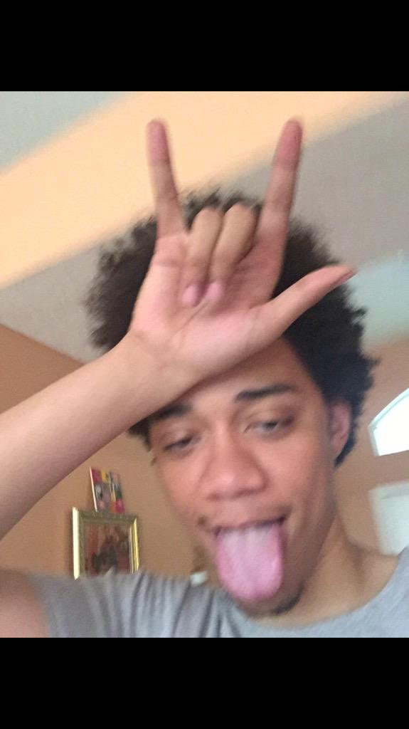 Tydollasmith's tweet photo. @CJDicarlis @dunba_andrew @kuykendall_toby @babygirlxoxo02 @30SecondJams @Jeff_sinks wazzzzz up http://t.co/KoY1ckpWIC
