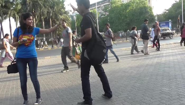 prankvideoss's tweet photo. Awkward Handshake Prank – Super Hilarious Prank LOL!

#AwkwardHandshake #Prank #prankvideo

http://t.co/Pf4gDsgHzR http://t.co/d7uKJ5F94W