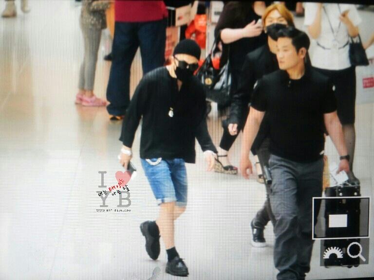 [29/5/15][Pho] BIGBANG @ Sân bay Incheon đến Quảng Châu, TQ CGJThXXU0AA4mRY