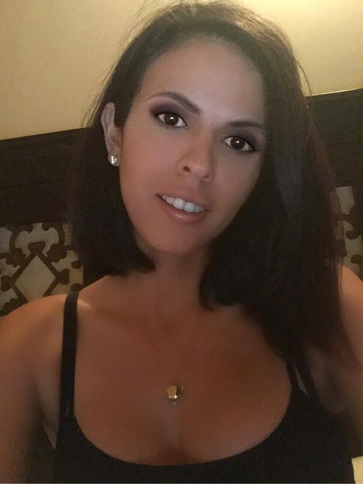 Just finished working now to watch #Bones and for those who don't like my teeth here u go a fuck u smile<a href="/tag/bones"class="tags">#Bones</a>