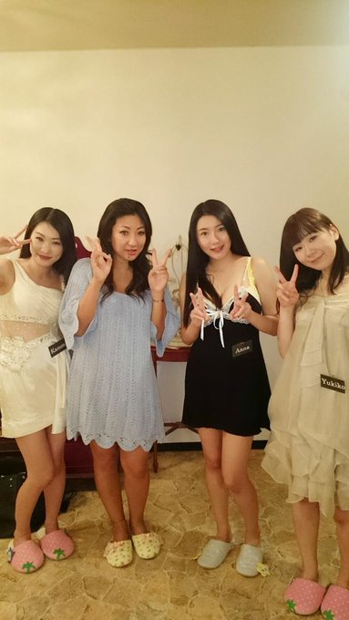 今日はAVの撮影だよヾ(@゜▽゜@)ノ みんなCLAP女優だよん✨ 今日は自メイク󾭠 AVメイクができない自分です😵 http://t.co/IvTX1txX4E