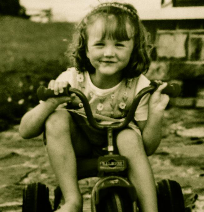 vanessakeane1's tweet image. Happy 18th Birthday @KeaneLulu #birthday #18atlast #wheredidallthetimego #mummylove