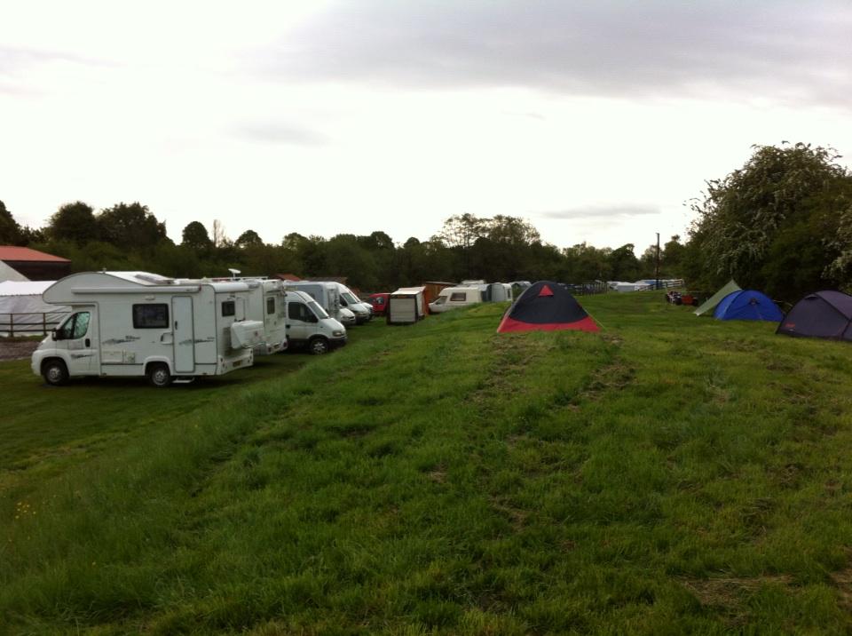 Doing my impression of Whispering Bob Harris so I don't wake the locals camping here @bamfest1  More <a href="/BBCYork/">BBC York</a> brkfst