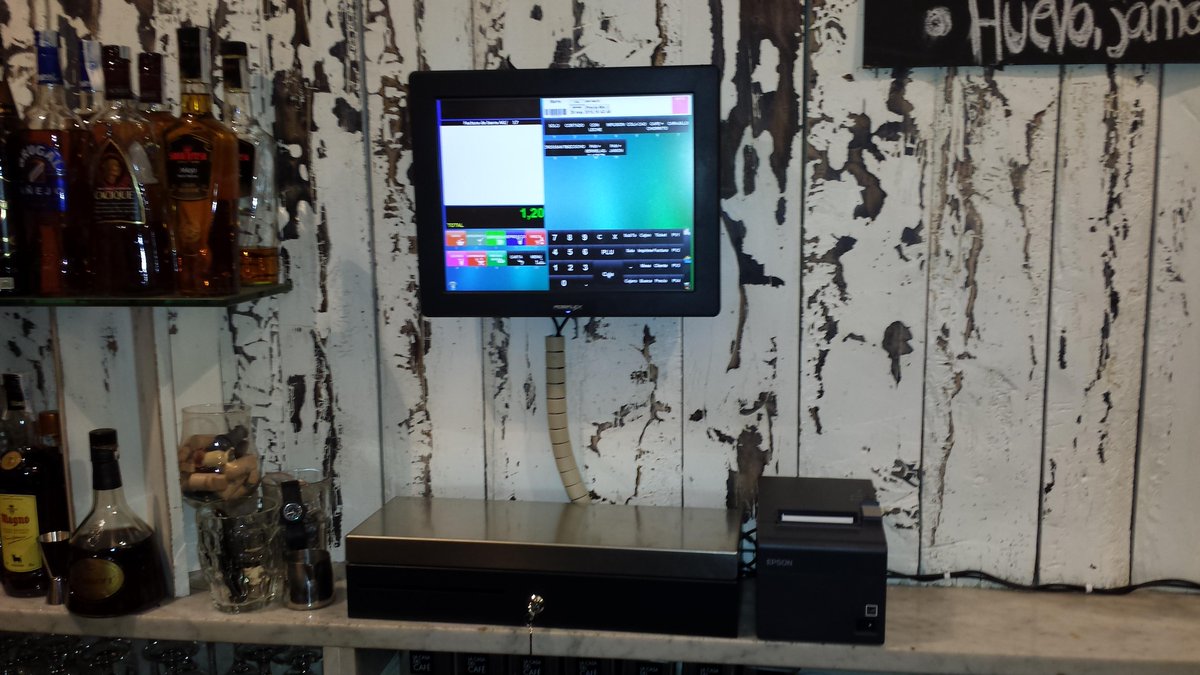 20 AÑOS Asesor. y acompañando al comercio y hostelería Donostiarra. Instal. en el Bar Zazpi ( C/San Marcial)Donostia