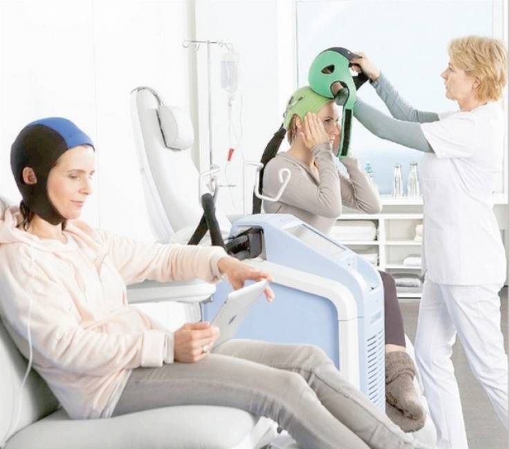 _DAGOSPIA_'s tweet photo. ADDIO PARRUCCHE, ARRIVA ‘DIGNICAP’, IL CASCO PER FARE LA CHEMIOTERAPIA SENZA PERDERE I CAP… http://t.co/ujcWVlWPsi http://t.co/Dkj6ZqRUGa