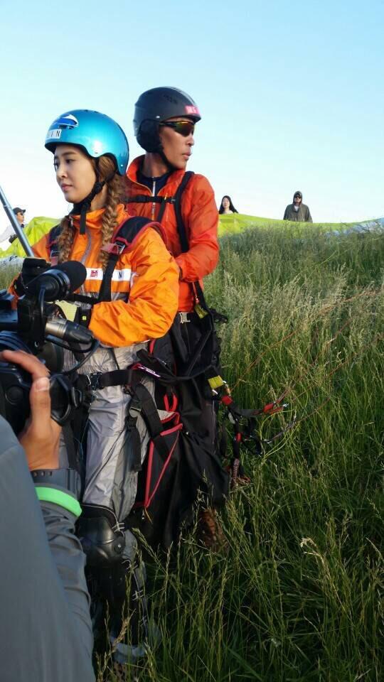[PIC][20-05-2015]Yuri khởi hành đi đảo Jeju để ghi hình cho chương trình mới của cô - "MAPS" vào sáng nay - Page 2 CGK5YFUWUAAtj8d