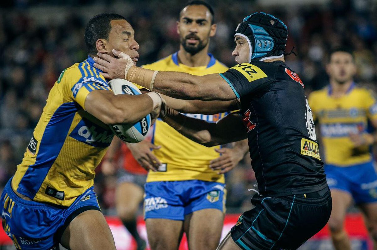 wwos's tweet photo. RETWEET if you're loving tonight's thrilling match between the @PenrithPanthers and @TheParraEels! #NRLPanthersEels http://t.co/8OOjK0Bi8X