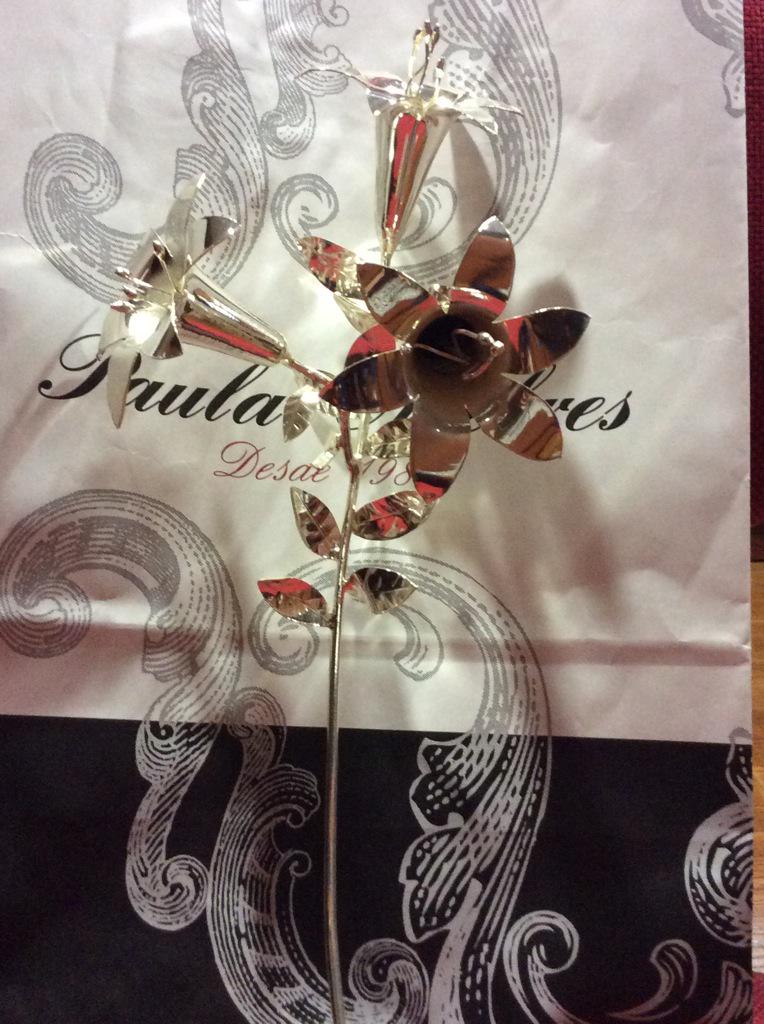 Este ramillete de azucenas, ya va camino de Alicante.