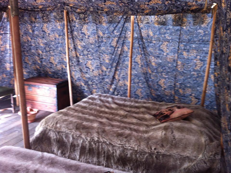 La tente médiévale Lancelot du #camping #sitesetpaysages La Roche d'Ully à #Ornans est prête ♥ camping-ornans.com