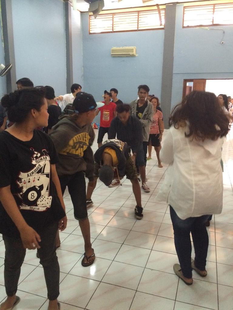 ShareMaxCSR's tweet image. Permainan bola plastik #IcareIshare #sharemax #sharemaxLIVEreport