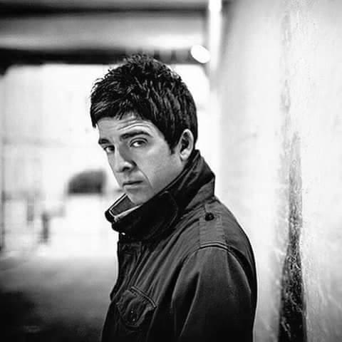 Happy birthday to god him self Mr Noel Gallagher 