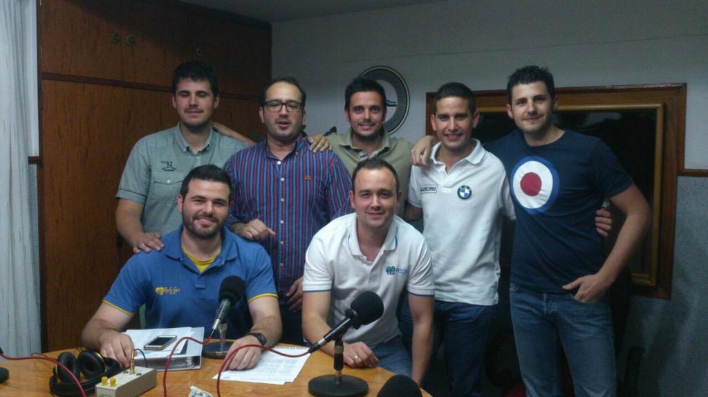 ControlStopRad's tweet photo. Buen programa el de anoche con @JMObreo y @argueta86_ja hoy repetición a las 15:15 89.8 o http://t.co/ECThEQLeGM http://t.co/5gDfPOveEg