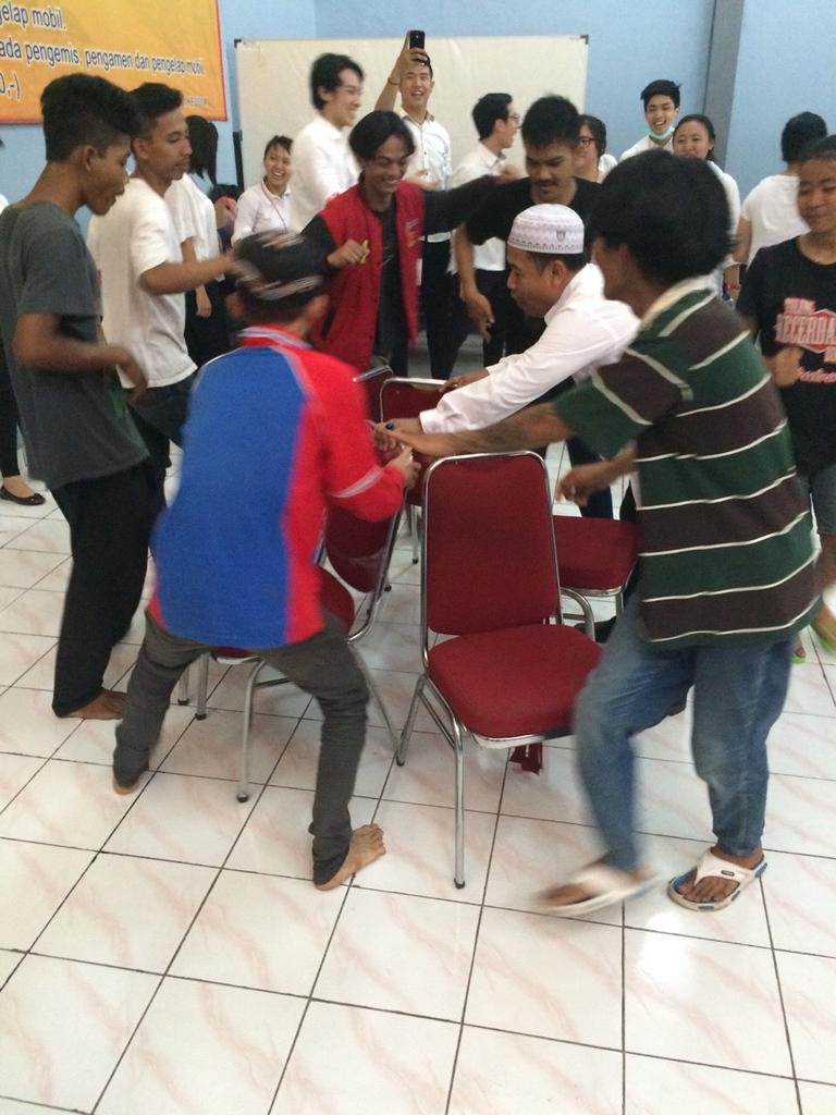 ShareMaxCSR's tweet image. Permainn rebut kursi #IcareIshare #sharemax #sharemxLIVEreport