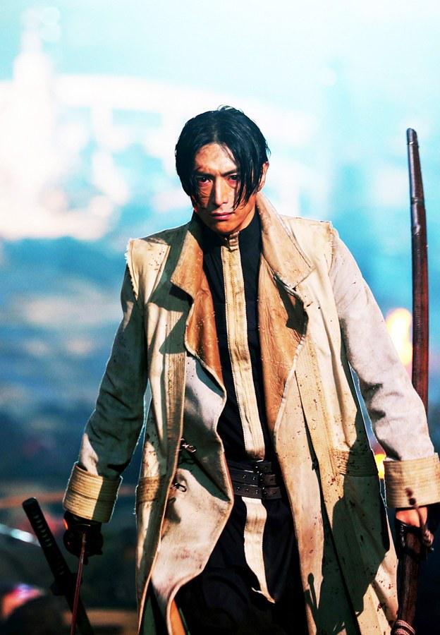 今日は伊勢谷友介さん Iseya Yusuke 39歳の誕生日 おめでとうございます るろうに剣心 では大変お世話になりました 蒼紫の切ない戦いがまた観たくなりました ワーナー ブラザース ジャパン Scoopnest