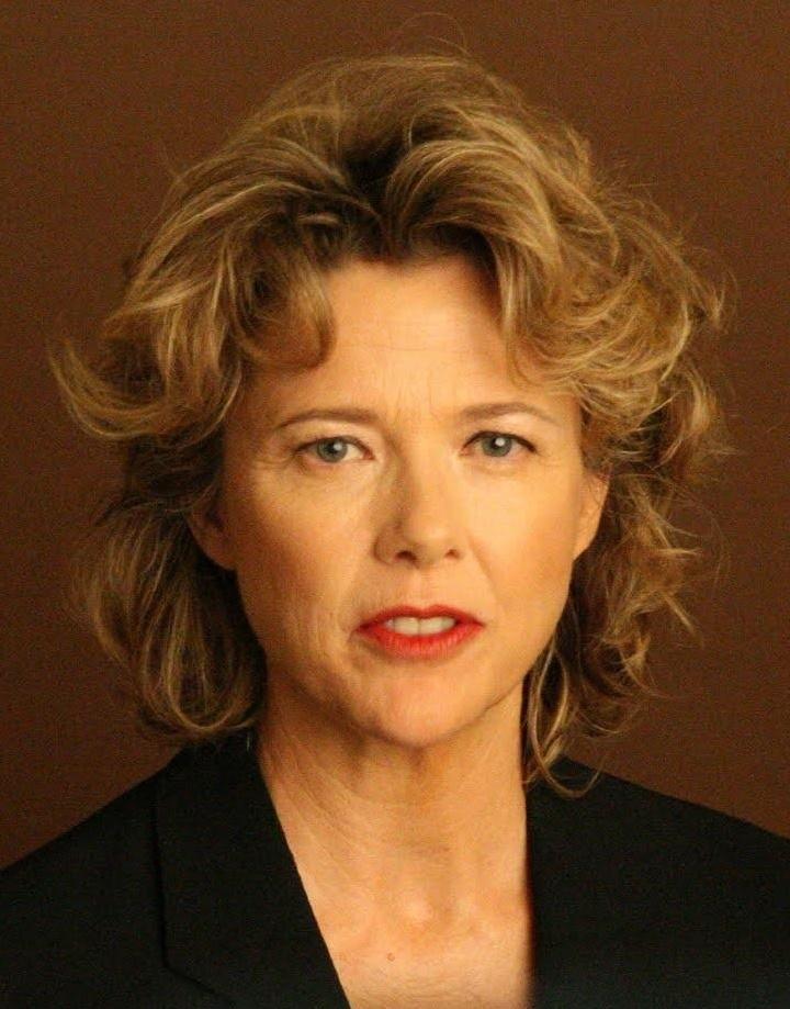 Happy to Annette BENING

 