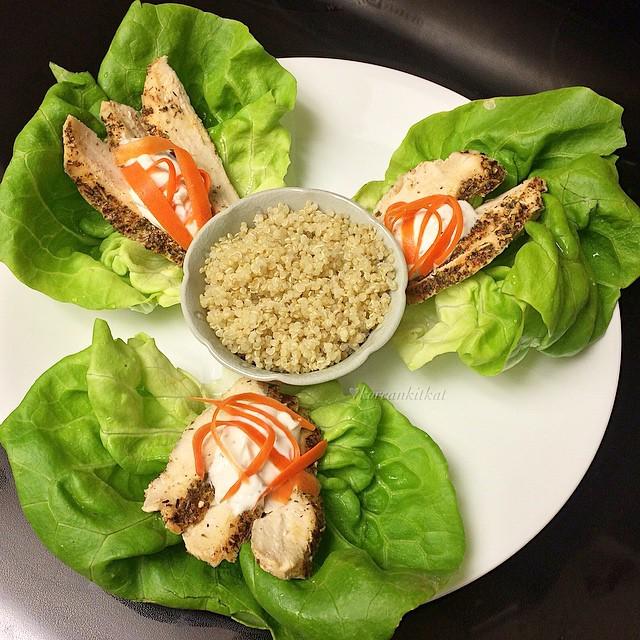 koreankitkat's tweet photo. Our next #hifreshBOX Meal is grilled chicken and quinoa cups
Waipoli lettuce from Maui, or… http://t.co/GbARqP81wM http://t.co/ovi1uQHuaw