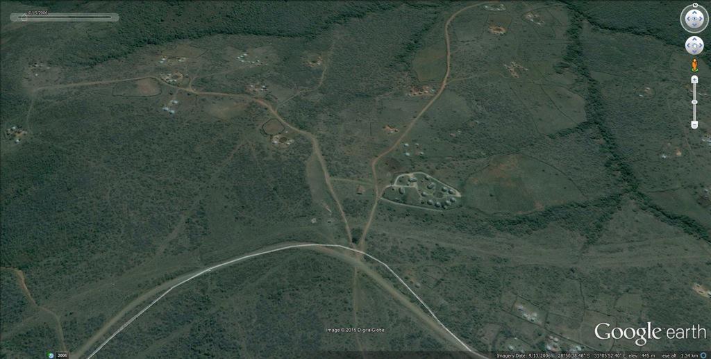 jacquesr365's tweet photo. "the house of one man. Just a house" #Nkandla @gwalax @barrybateman @AdriaanBasson http://t.co/k3ktpRP8cr