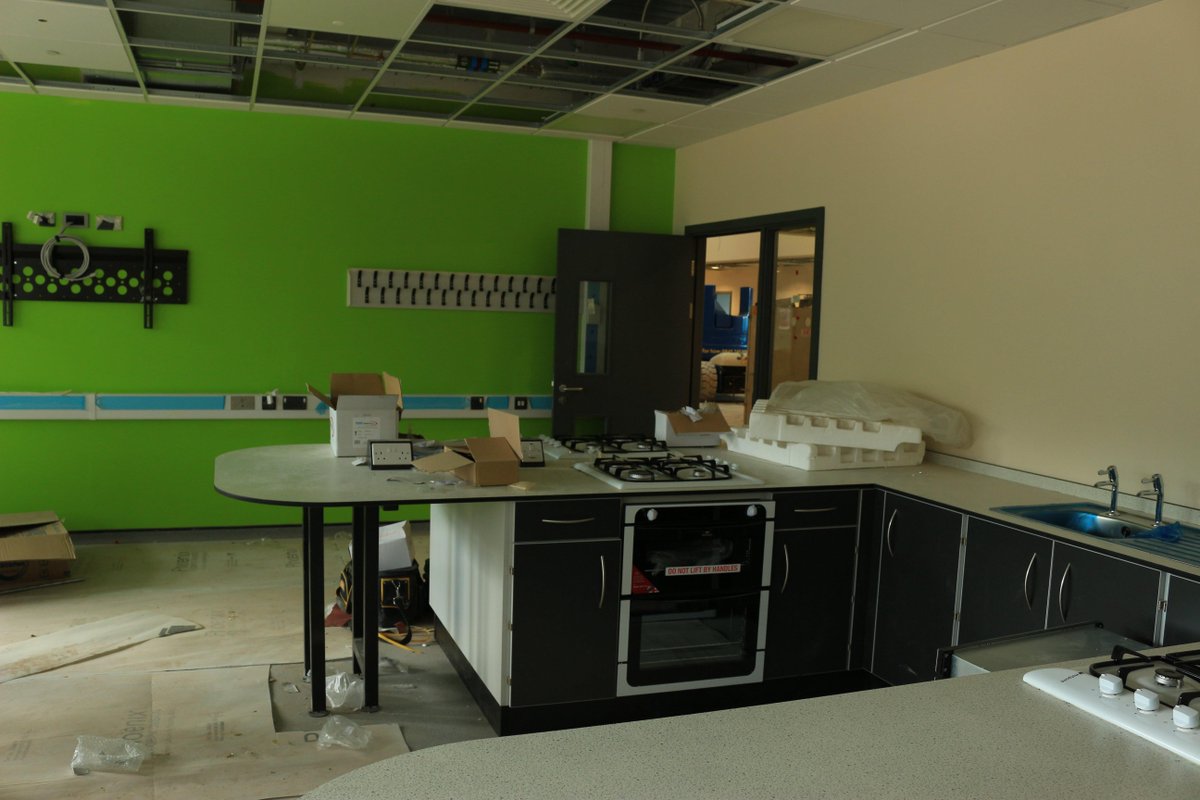 SummersonRob's tweet photo. Food tech and science fixed furniture going in! @FaulknerBrowns @TheSutherlandTF @WWAAnews @WeAreShepherd http://t.co/mBLLbQKYMN