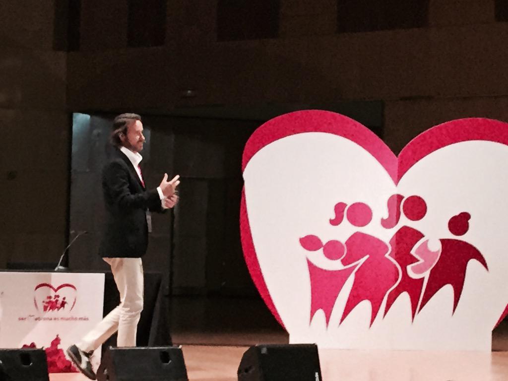Cummater's tweet photo. El estado natural de una persona es ir "chutao"!! 😜 #congresomatronas2015 http://t.co/oUEB9cTZUv