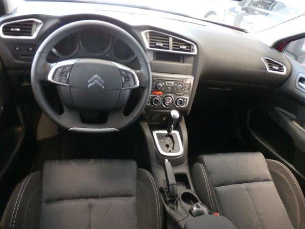 Pārdod 2014. gada Citroen C4 ar garantiju 3 gadus vai līdz 100 000 km nobraukumam: citroenmitau.lv/lv/auto_salona…