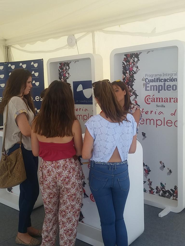 FeriadeEmpleo's tweet photo. #EncontramosTuSitio en #FeriaEmpleoÉcija 

Ven con tu CV. No pierdas tu #oportunidad

Estamos en el recinto ferial http://t.co/gHAGjvaqLr