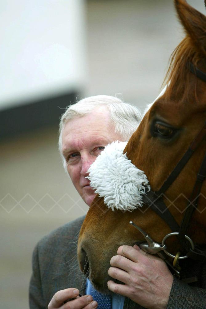 A very Happy Birthday to NH legend, Martin Pipe. Here he is with the much loved Well Chief 