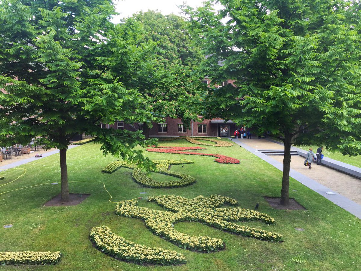 Keukenhof aan de Amstel! Nu te zien in de binnentuin <a href="/dehermitage/">Hermitage Amsterdam</a> 
Foto Janiek Dam