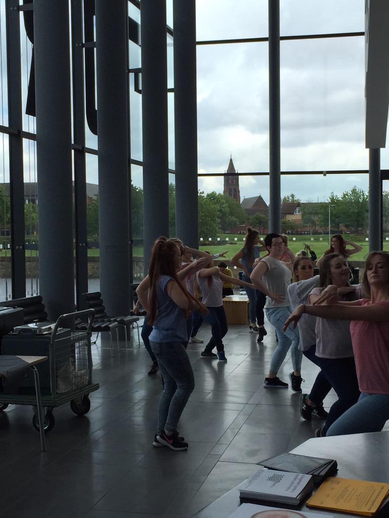 TeessideUniDCA's tweet photo. Amazing dance performance in @mimamodernart @TeessideDance #creativeteesside http://t.co/QI1386Xgd5