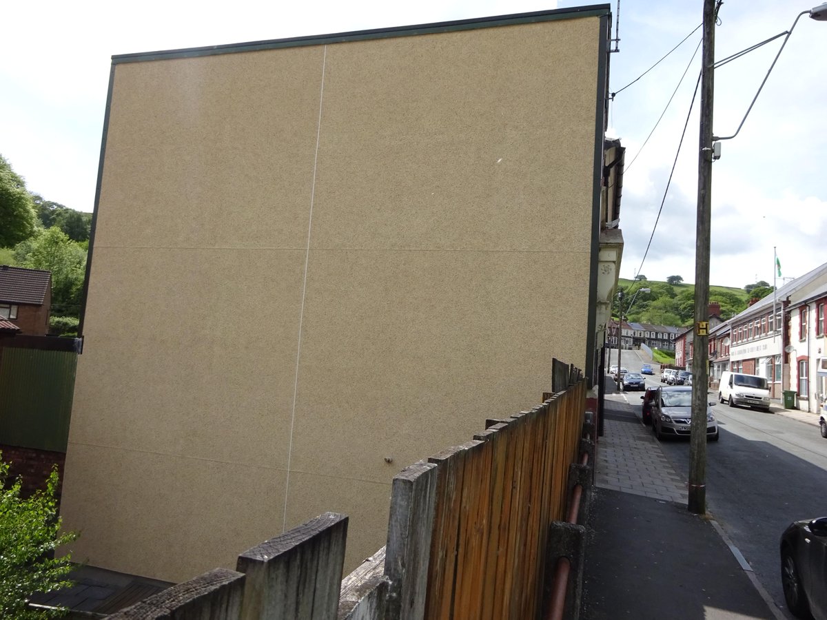 KELRAYLTD's tweet image. Kelray complete an EWI (External Wall Insulation) system to a leisure centre in Caerphilly #insulationsystem